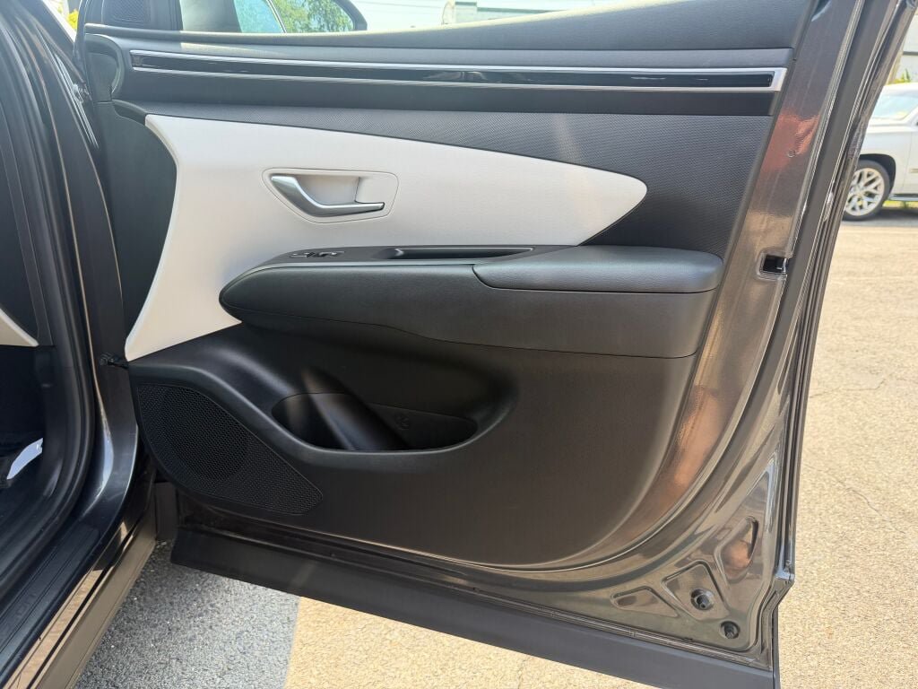 Used 2023 Hyundai Tucson SE AWD/4WD image 25