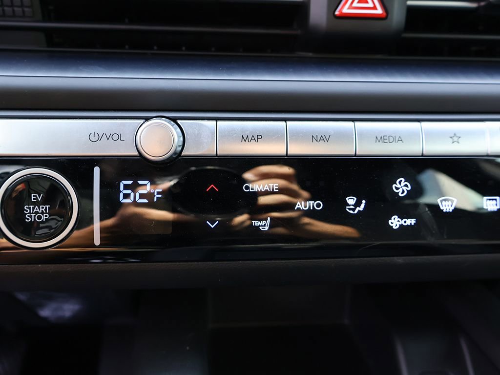 Used 2024 Hyundai Ioniq 6 SE RWD image 39