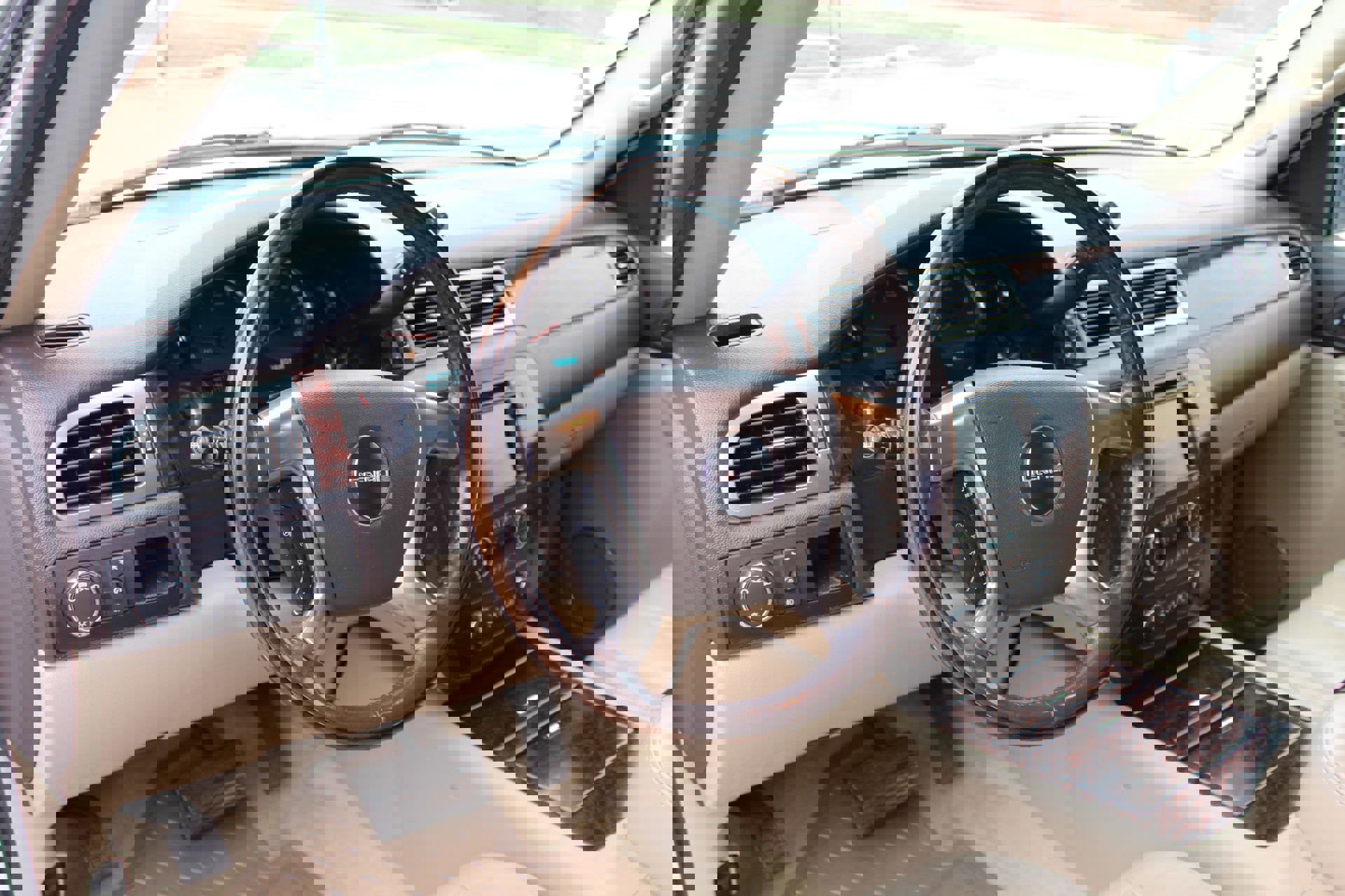 Used 2007 GMC Yukon Denali image 33