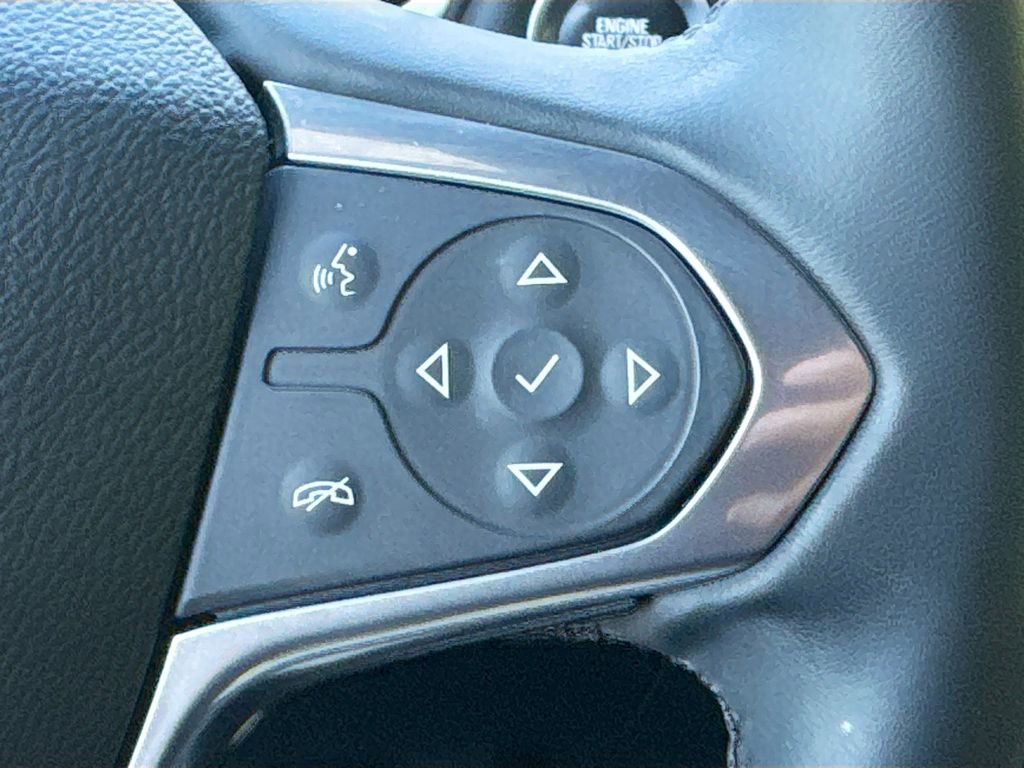 Used 2023 Chevrolet Traverse LT FWD image 11