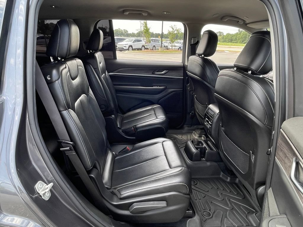 Used 2023 Jeep Grand Cherokee L Limited AWD/4WD image 46