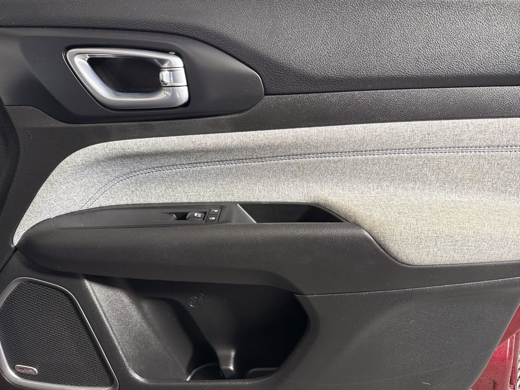 Used 2022 Jeep Compass Latitude w/ Sun and Sound Group image 25