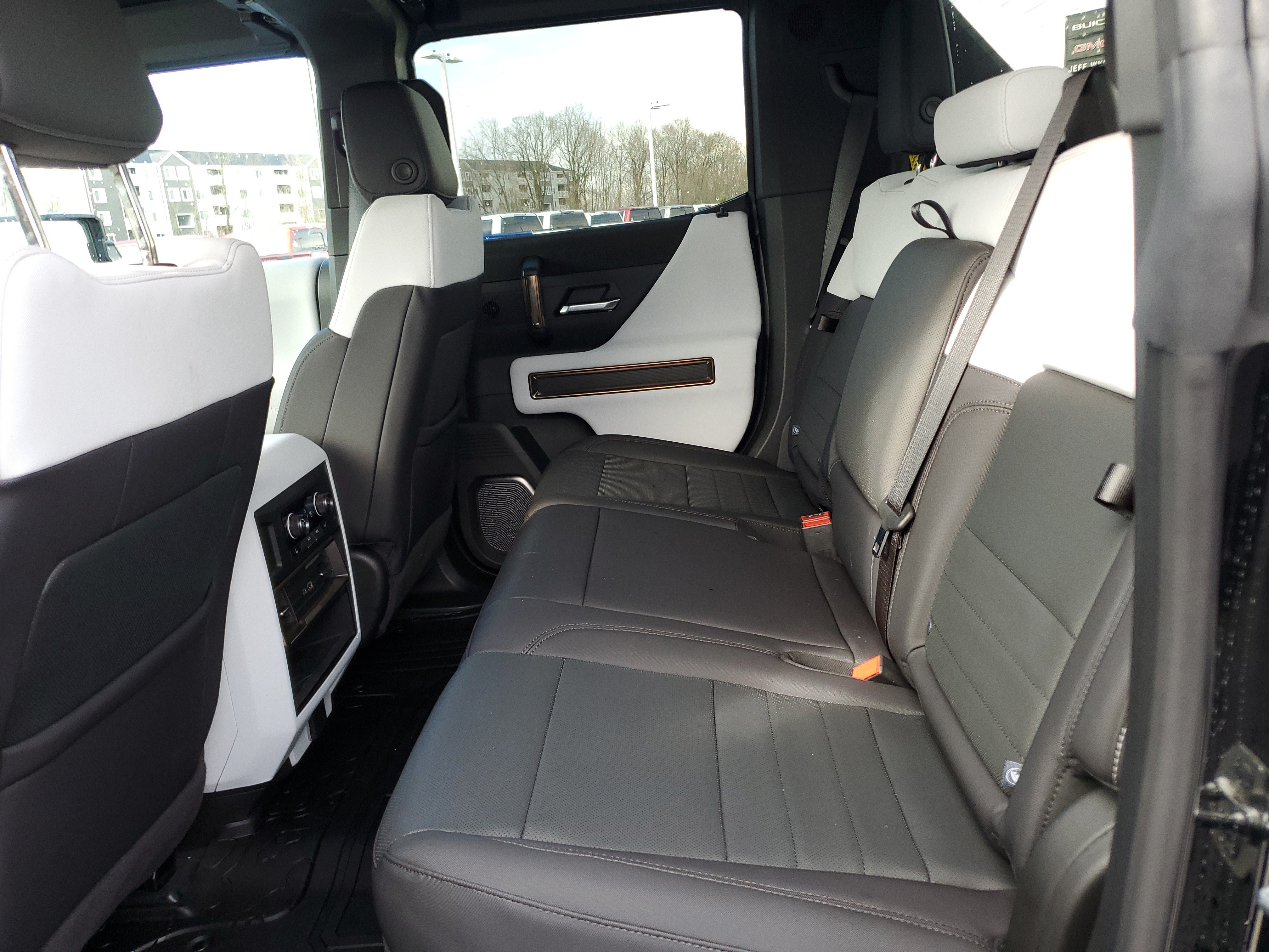 Used 2024 GMC Hummer EV 2X w/ Extreme Off-Road Package AWD/4WD image 30