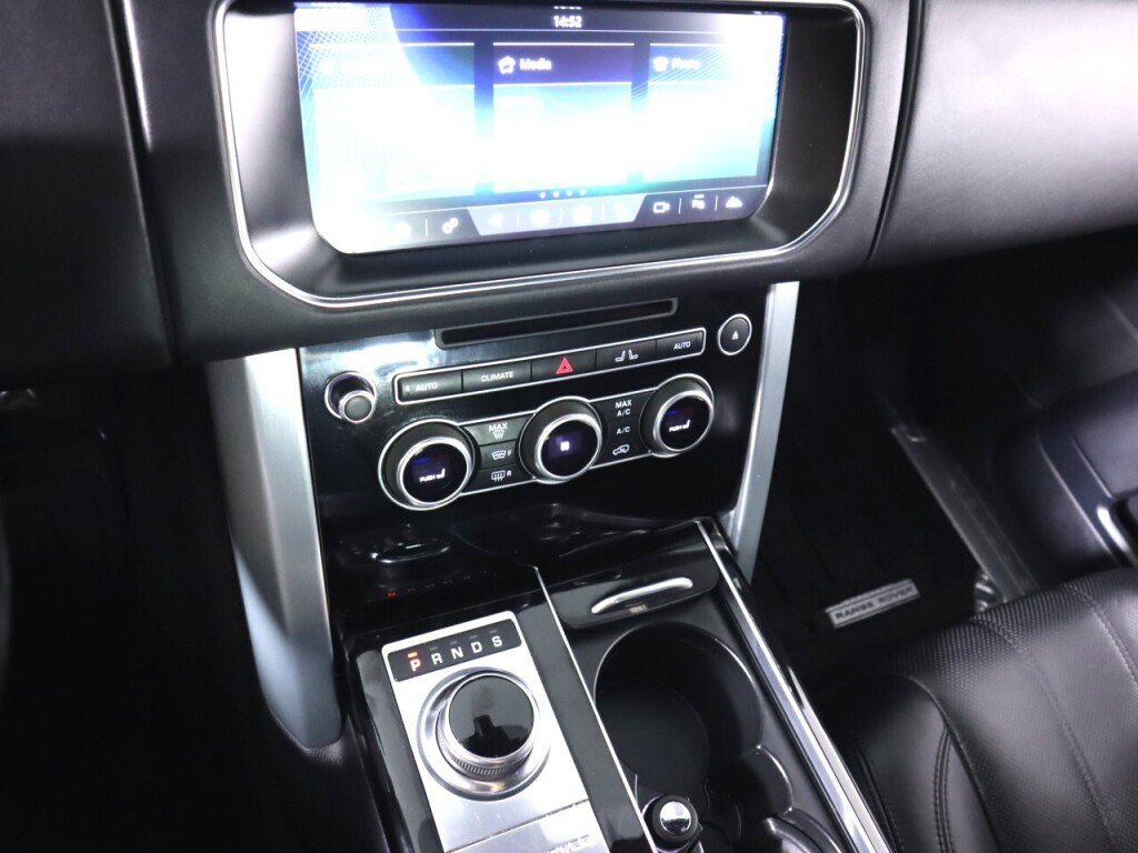 Used 2017 Land Rover Range Rover HSE AWD/4WD image 16