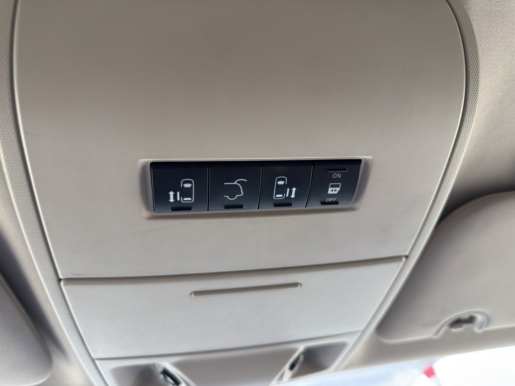 Used 2015 Chrysler Town & Country Touring-L w/ Driver Convenience Group FWD image 20