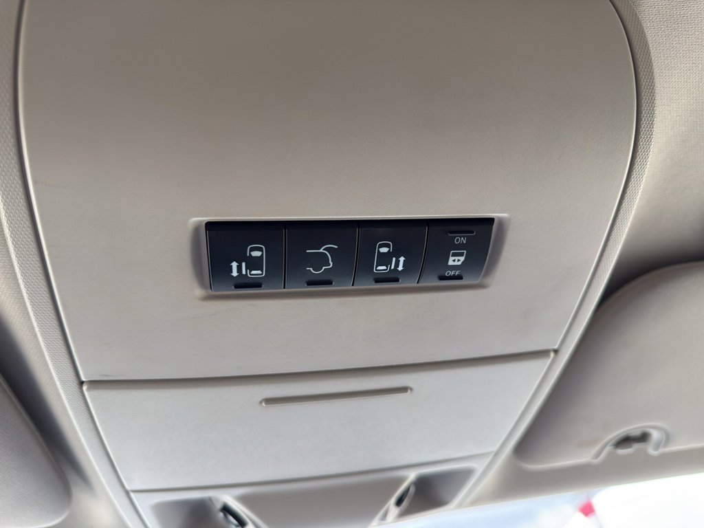 Used 2015 Chrysler Town & Country Touring-L w/ Driver Convenience Group FWD image 20