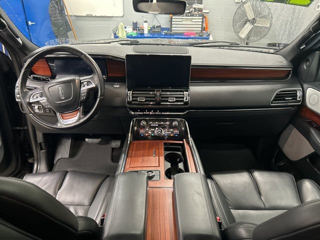 Used 2024 Lincoln Navigator L Reserve image 12