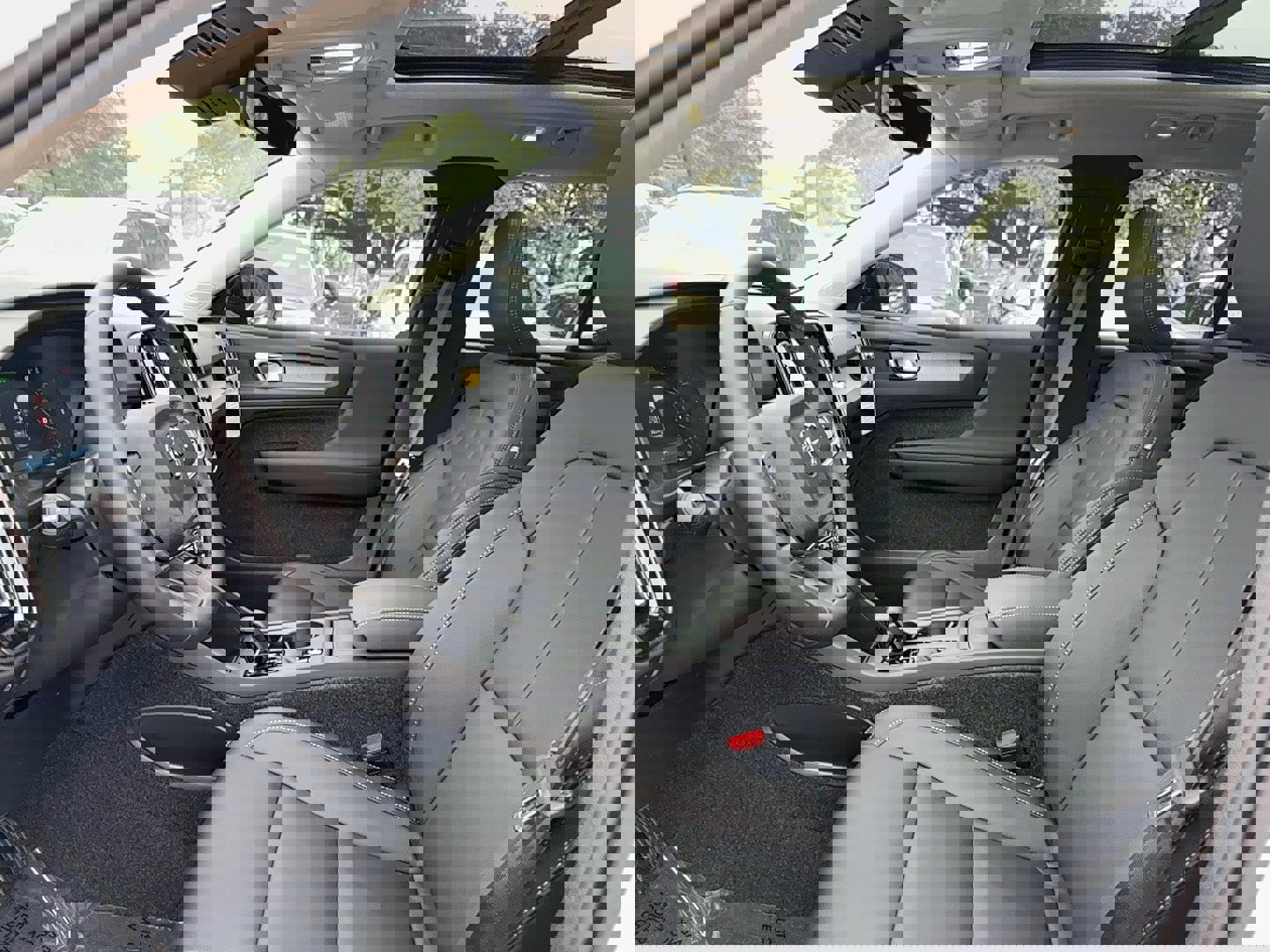 New 2026 Volvo XC40 B4 Core image 11