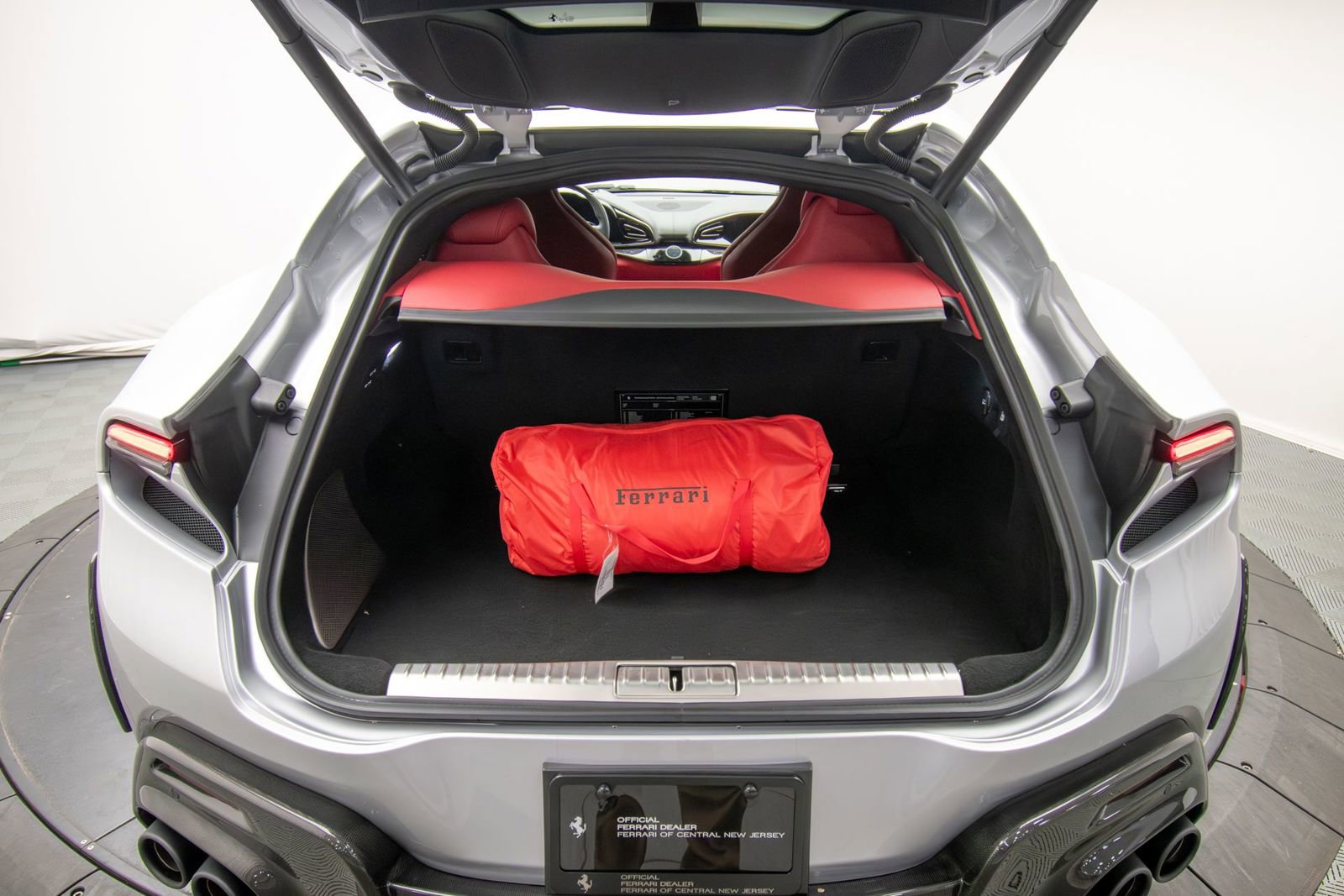 Used 2025 Ferrari Purosangue AWD/4WD image 35