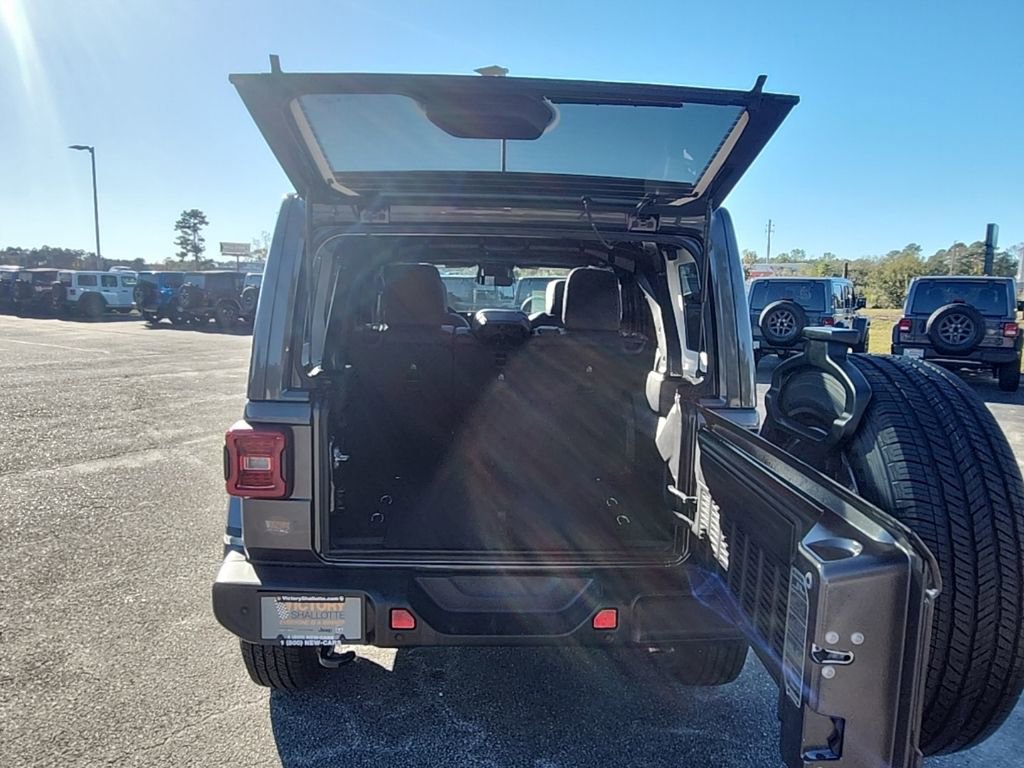 New 2026 Jeep Wrangler Unlimited Sahara AWD/4WD image 18