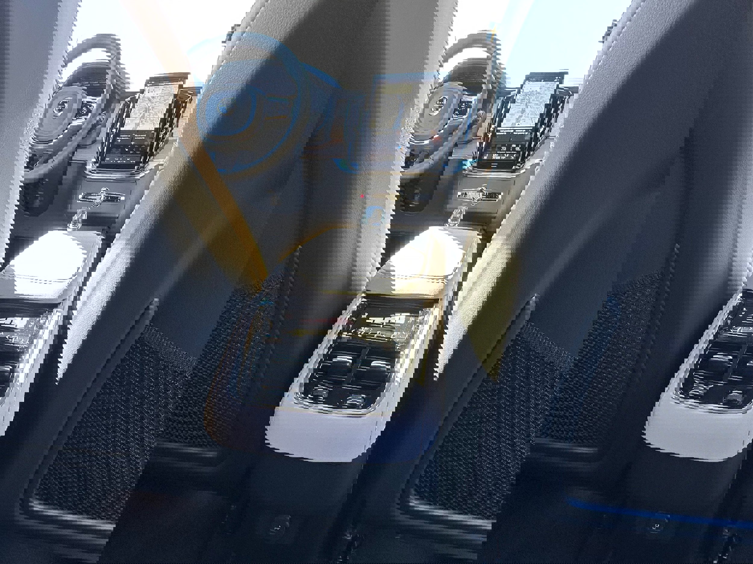 New 2026 Volvo XC90 B6 Plus w/ Protection Package Premier image 12