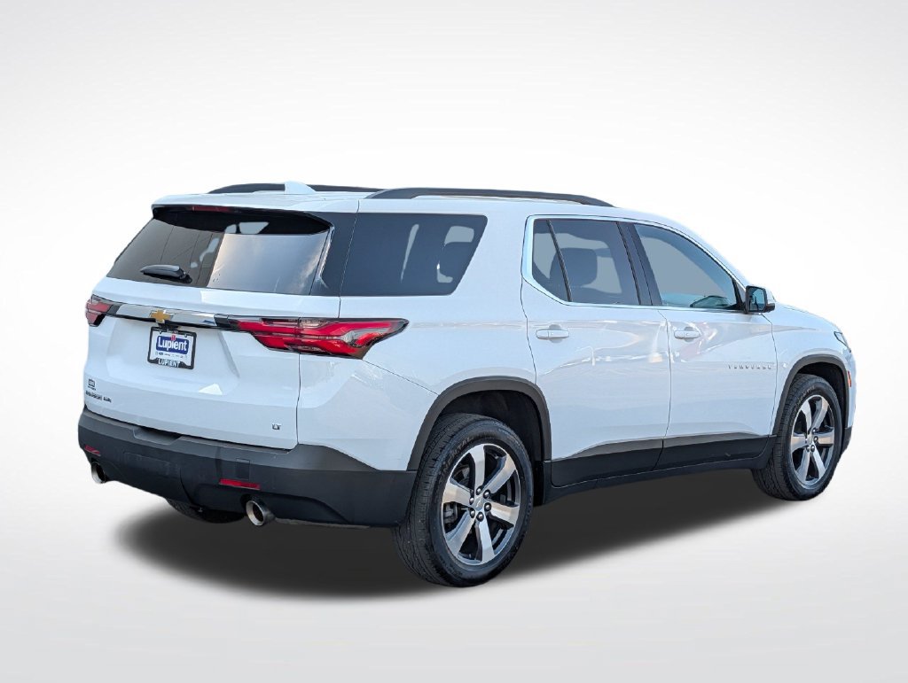 Used 2023 Chevrolet Traverse LT w/ LT Premium Package AWD/4WD image 3