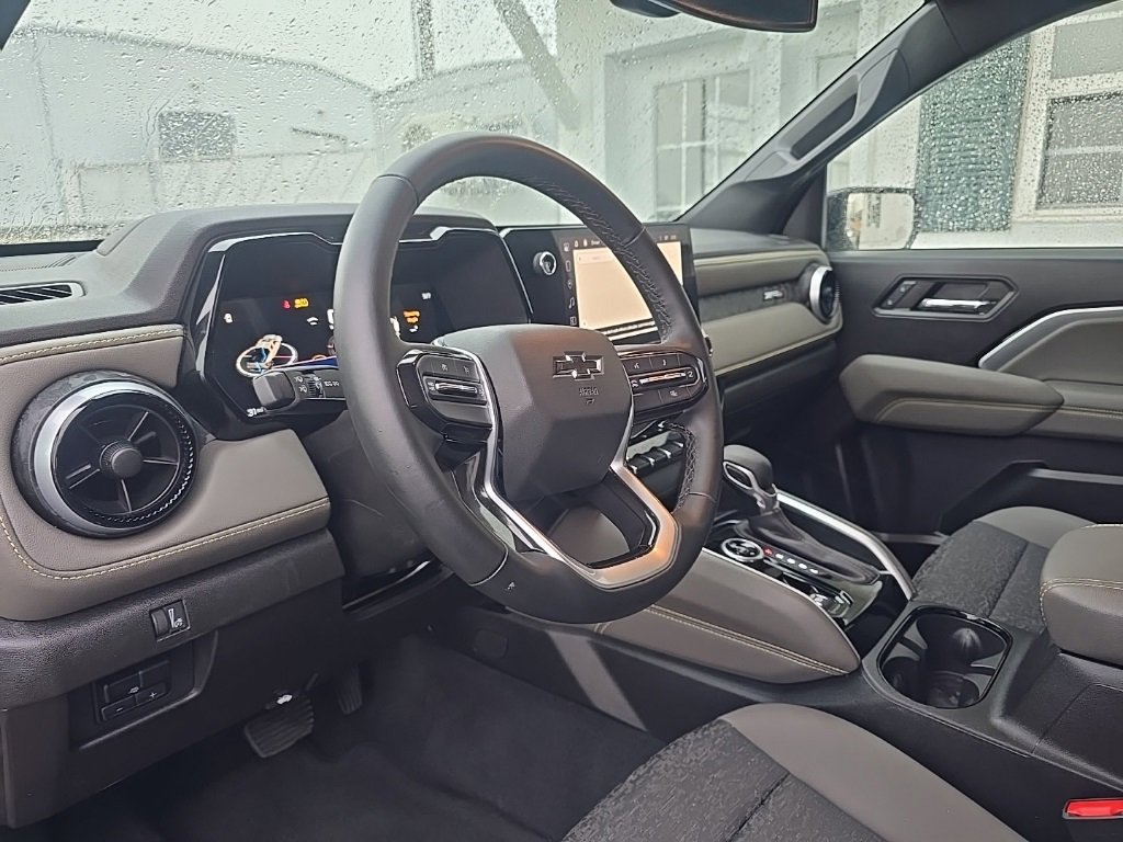 Used 2024 Chevrolet Colorado ZR2 w/ Technology Package image 16