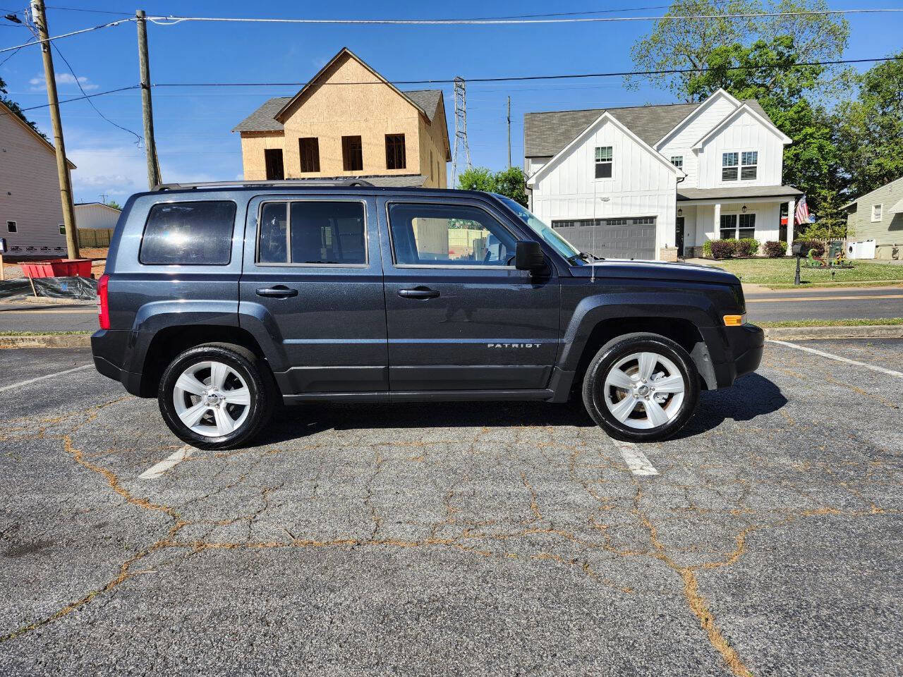 Used 2015 Jeep Patriot Latitude w/ Trailer Tow Prep Group FWD image 12