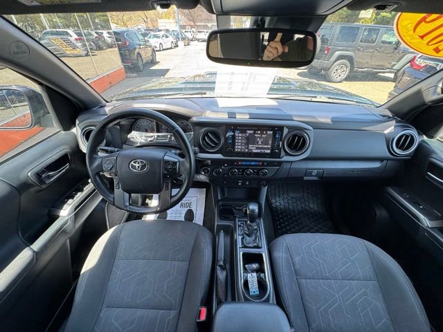 Used 2019 Toyota Tacoma TRD Sport AWD/4WD image 15