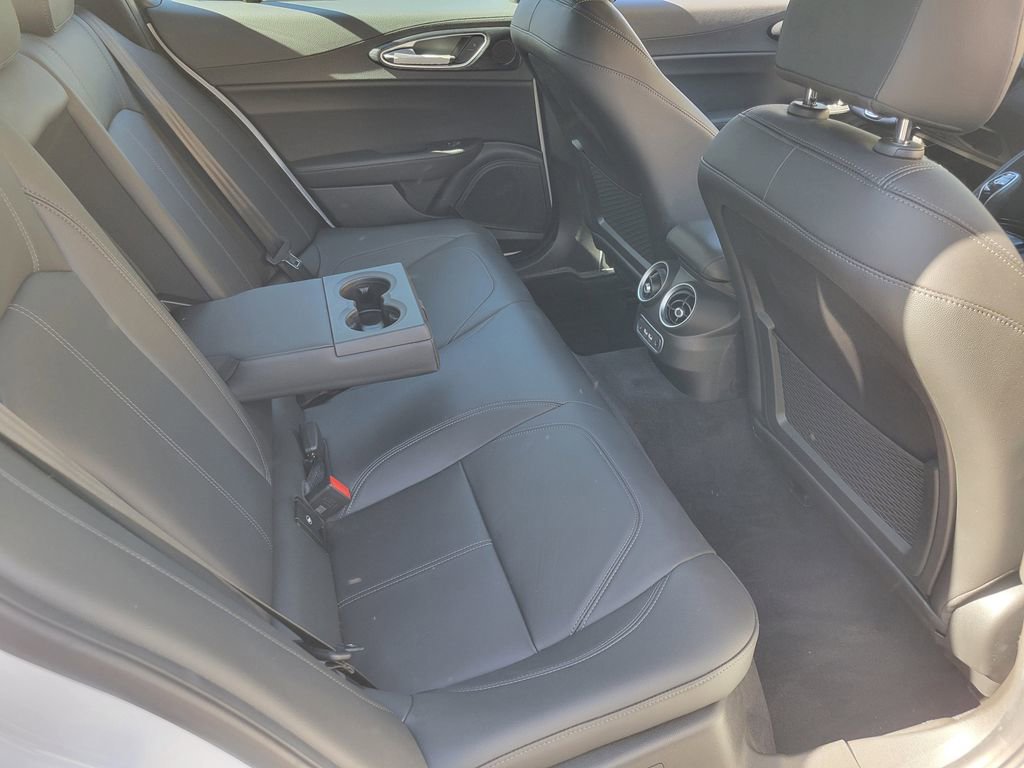 Used 2024 Alfa Romeo Giulia Sprint image 20