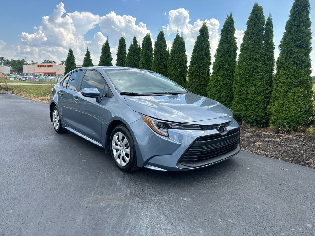 Certified 2025 Toyota Corolla LE FWD image 2