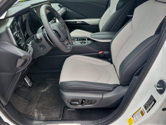 Used 2026 Lexus TX 500h AWD w/ Technology Package image 5