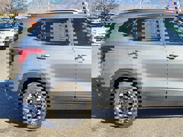 Used 2024 Kia Seltos EX image 4