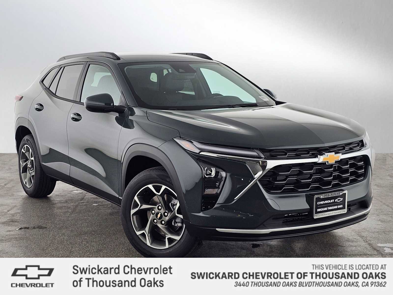 New 2026 Chevrolet Trax LT w/ Driver Confidence Package FWD image 1