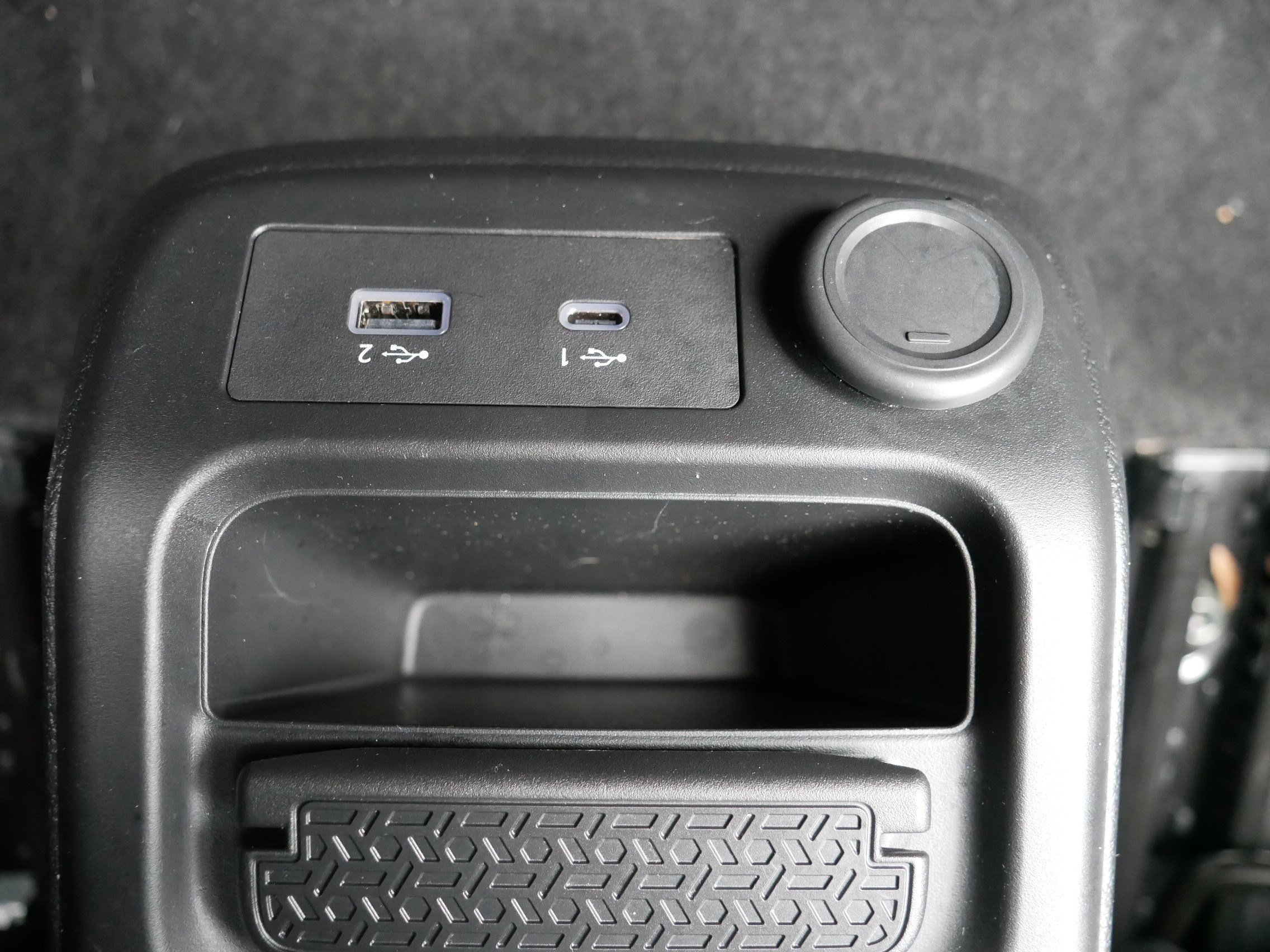 Certified 2023 Nissan Ariya AWD image 36