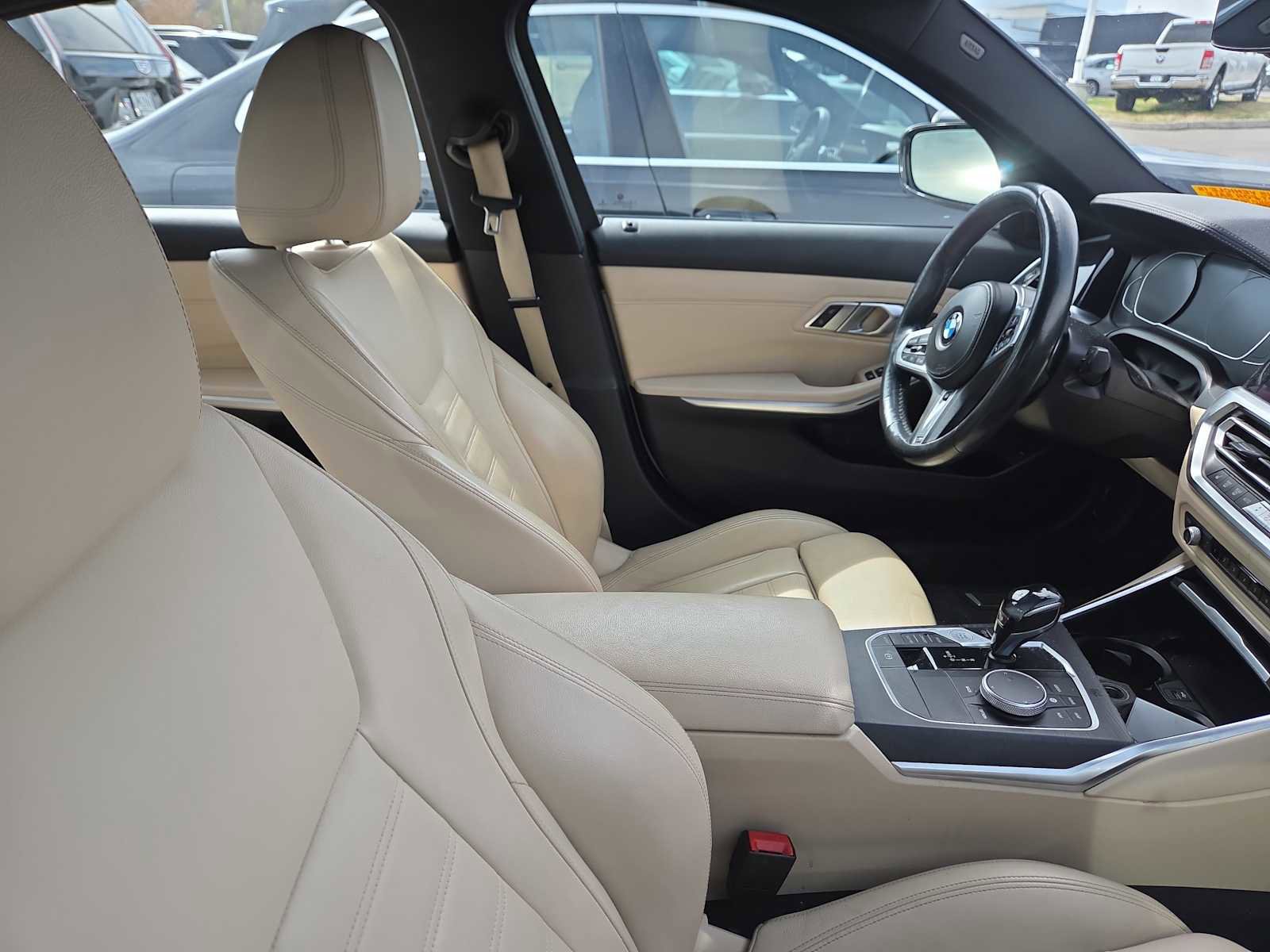 Used 2021 BMW 330i 330i w/ M Sport Package image 11