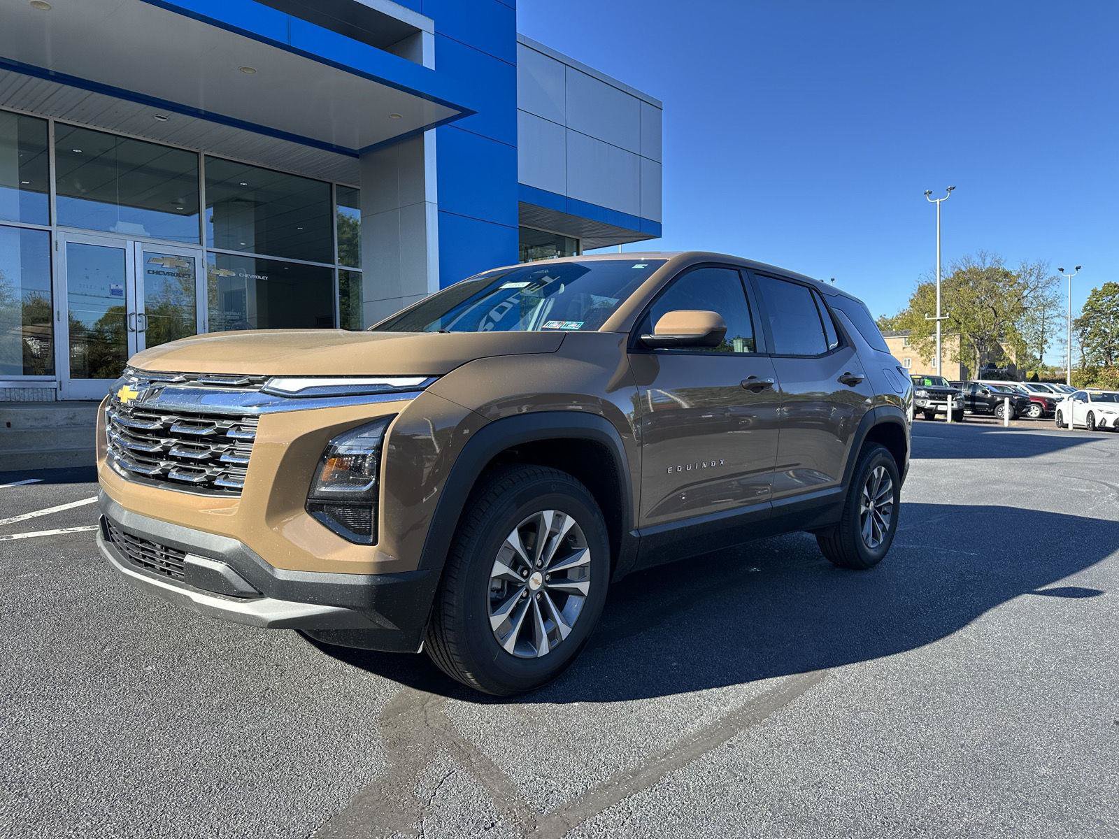 New 2027 Chevrolet Equinox LT w/ Convenience Package II AWD/4WD image 3