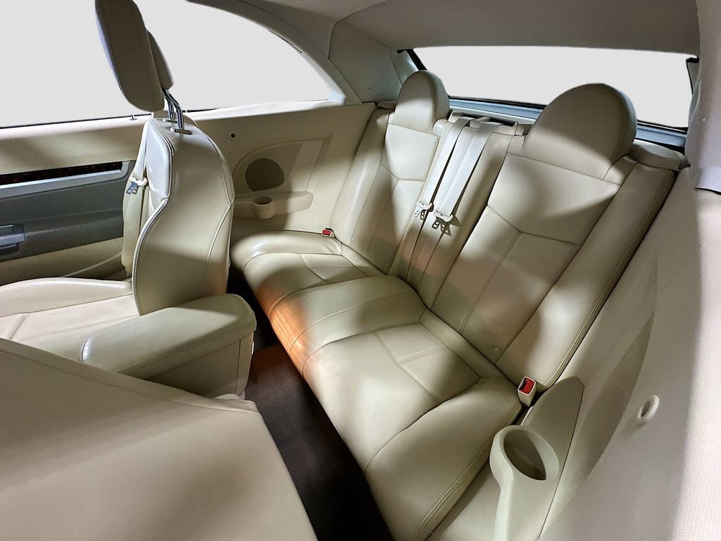 Used 2010 Chrysler Sebring Limited image 23