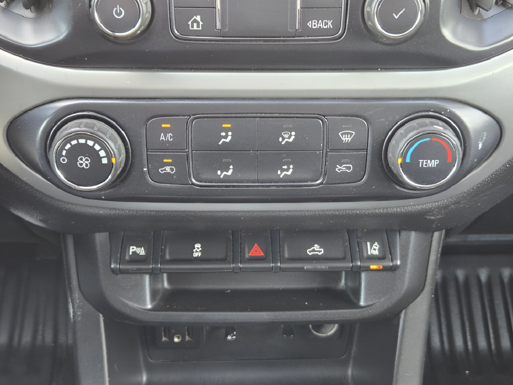Used 2020 Chevrolet Colorado LT w/ Safety Package RWD image 15