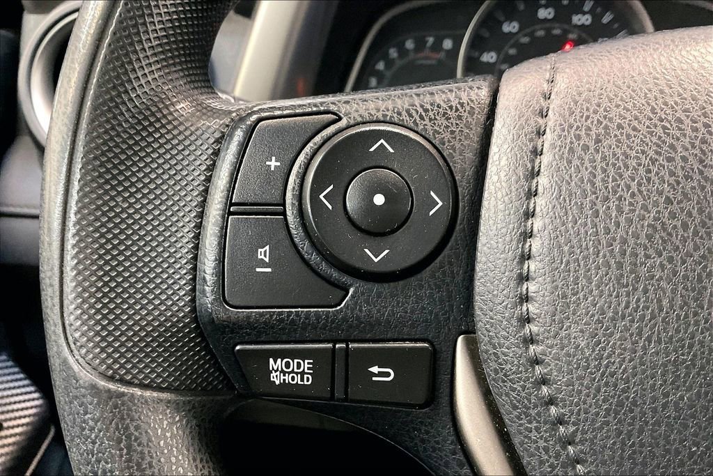 Used 2015 Toyota RAV4 LE image 12