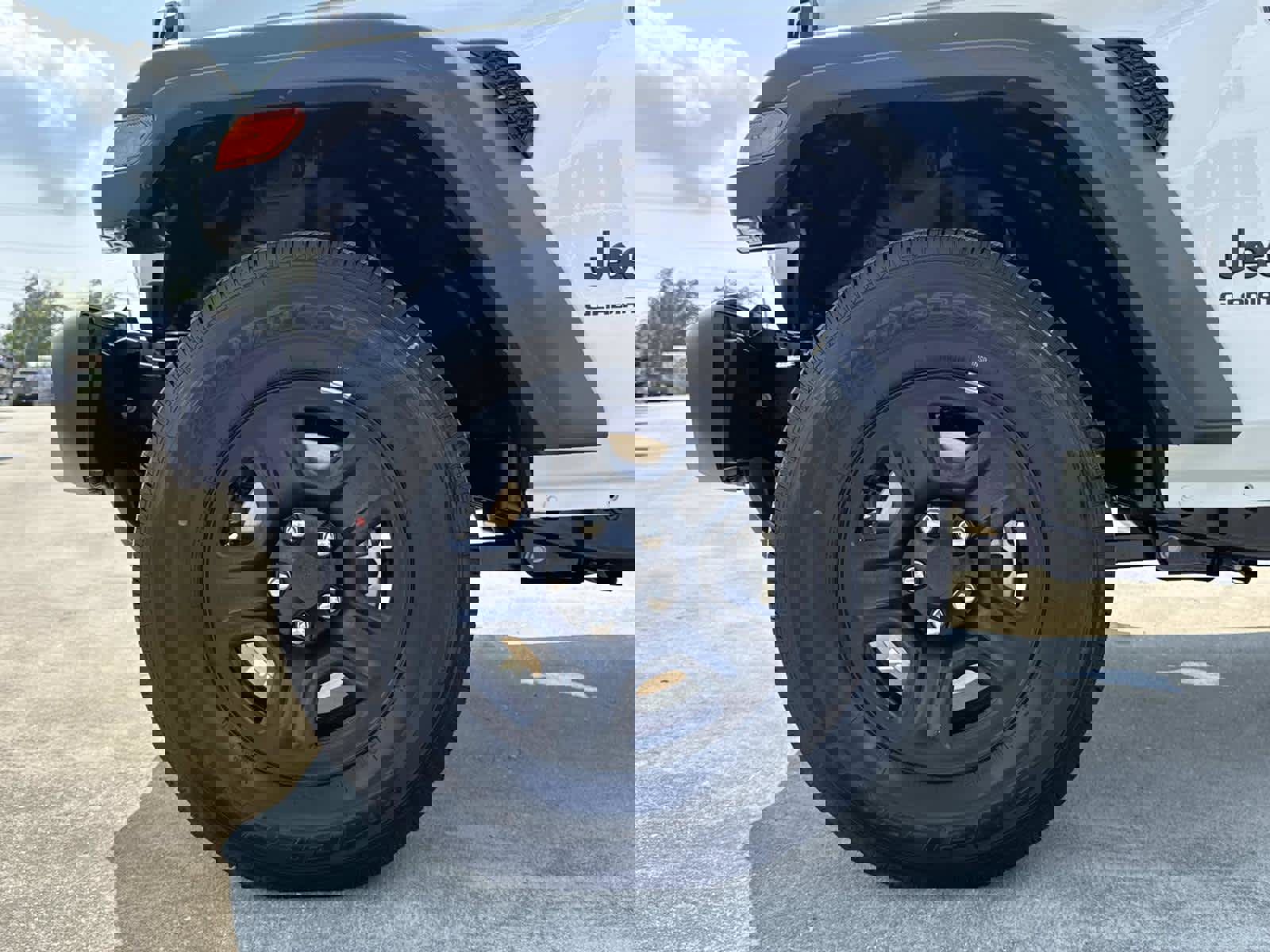 New 2025 Jeep Gladiator Sport image 4