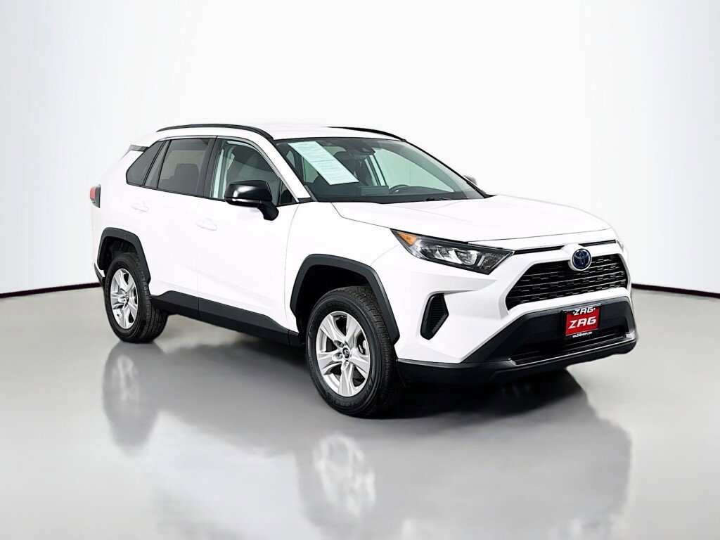 Used 2021 Toyota RAV4 LE image 7