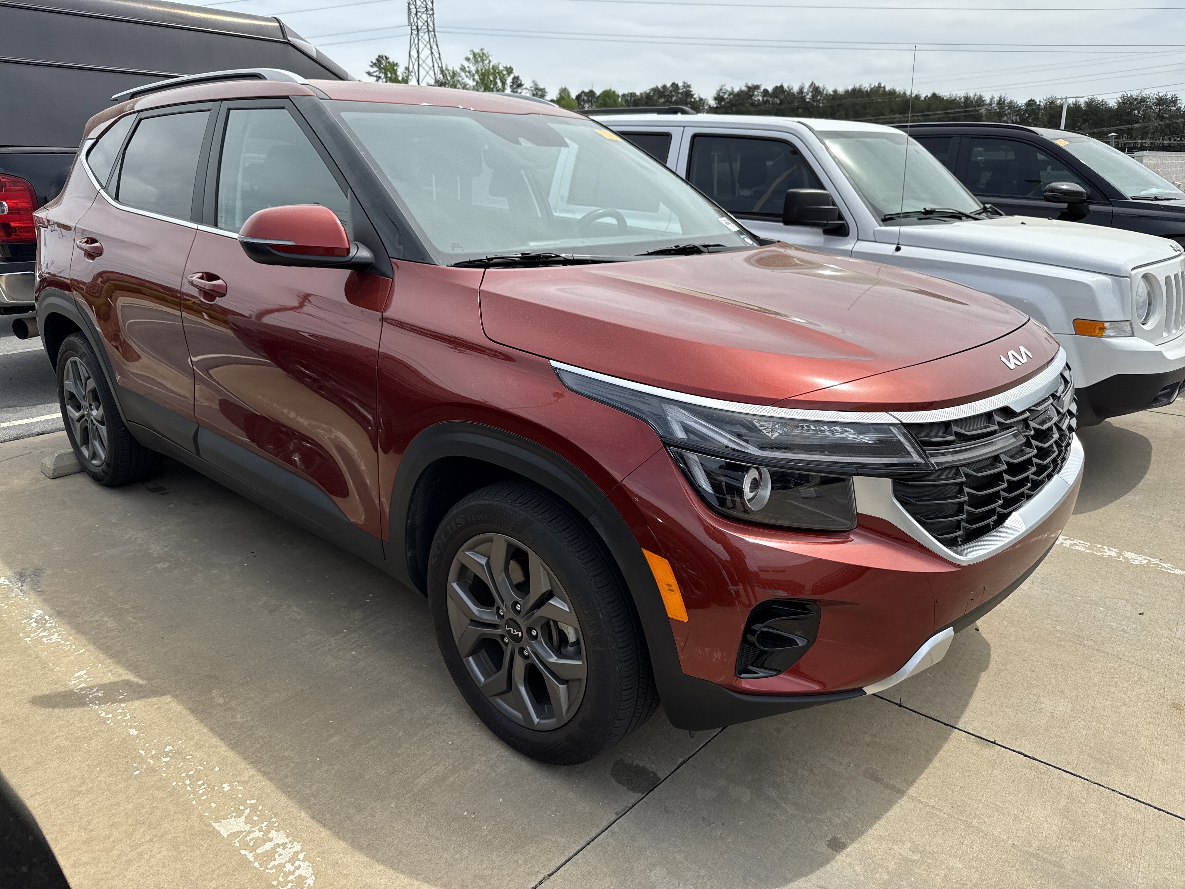 Used 2024 Kia Seltos S image 2