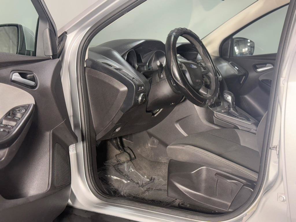 Used 2012 Ford Focus SE FWD image 29