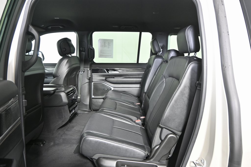 Used 2022 Jeep Wagoneer Series II image 18