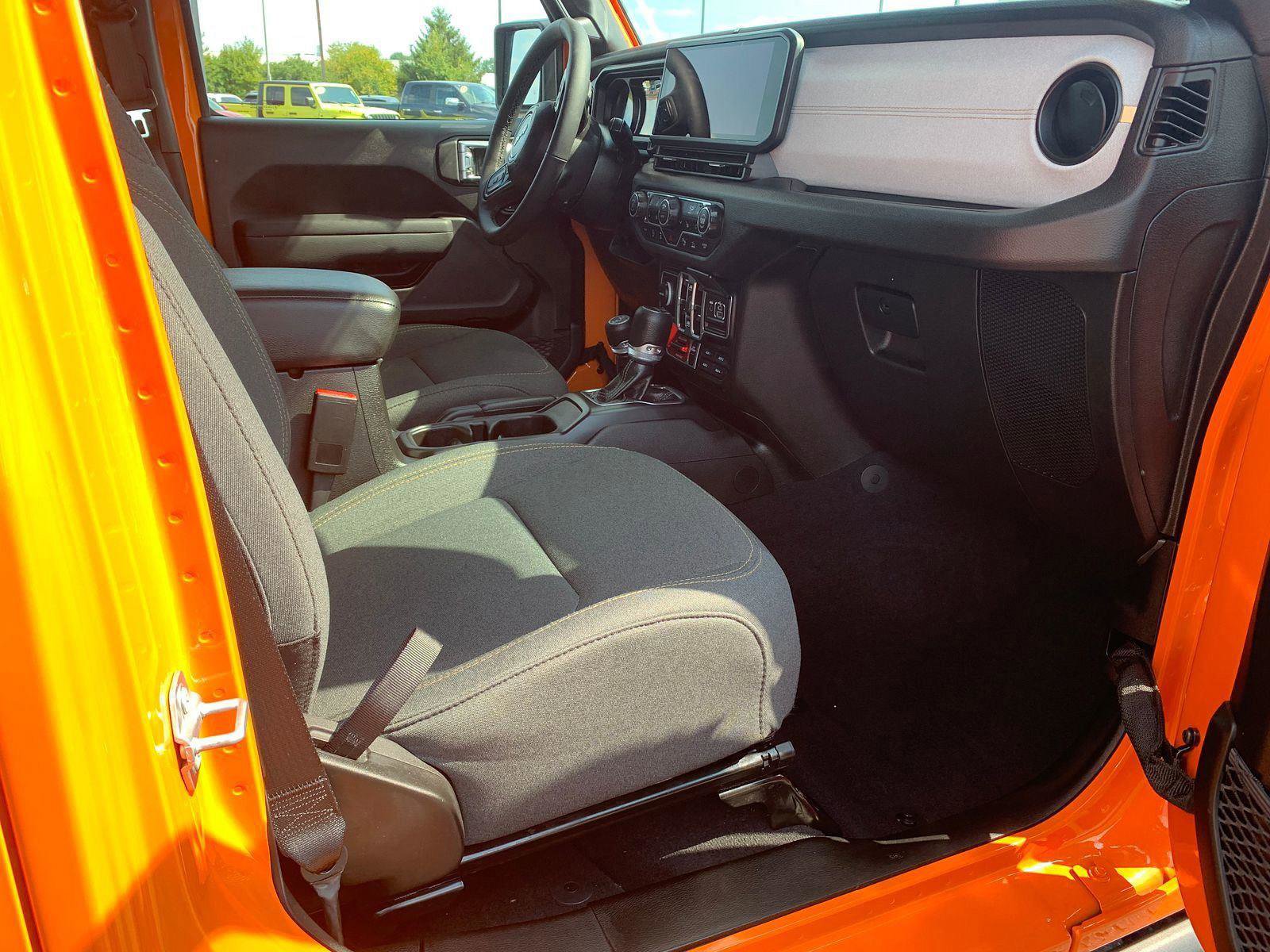 Used 2025 Jeep Gladiator Willys image 10