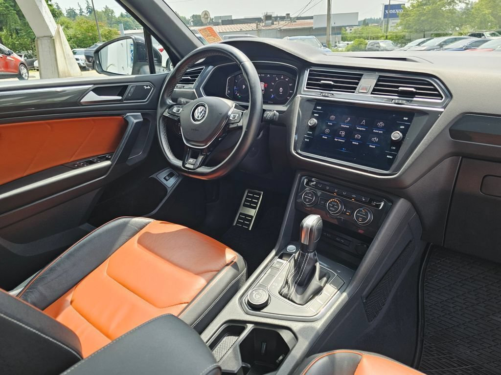 Used 2021 Volkswagen Tiguan SEL Premium R-Line w/ 3rd Row Seat Package AWD/4WD image 11
