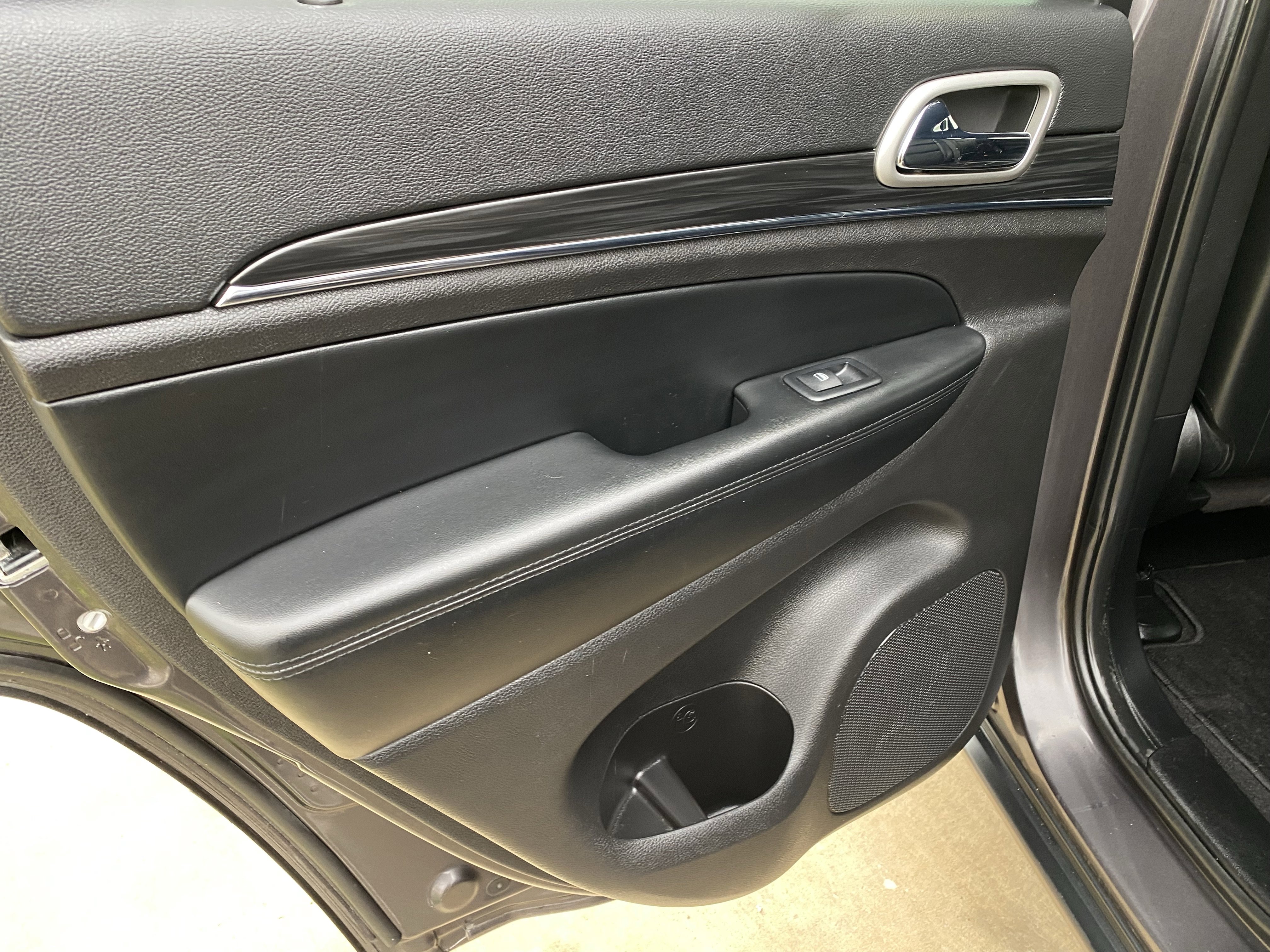 Used 2021 Jeep Grand Cherokee Limited image 13