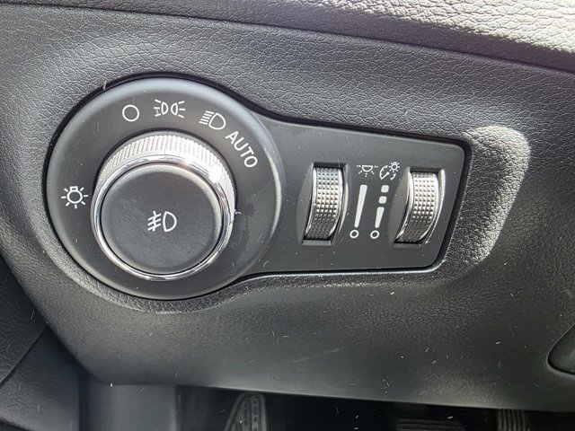 Used 2018 Jeep Compass Latitude w/ Popular Equipment Group AWD/4WD image 11