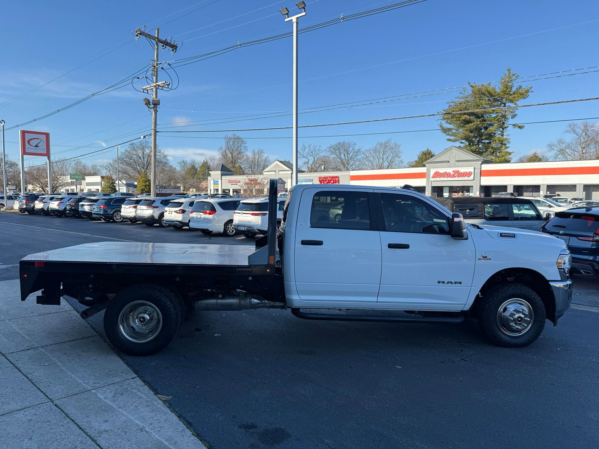 Used 2024 RAM 3500 SLT w/ Quick Order Package 2YG SLT AWD/4WD image 9