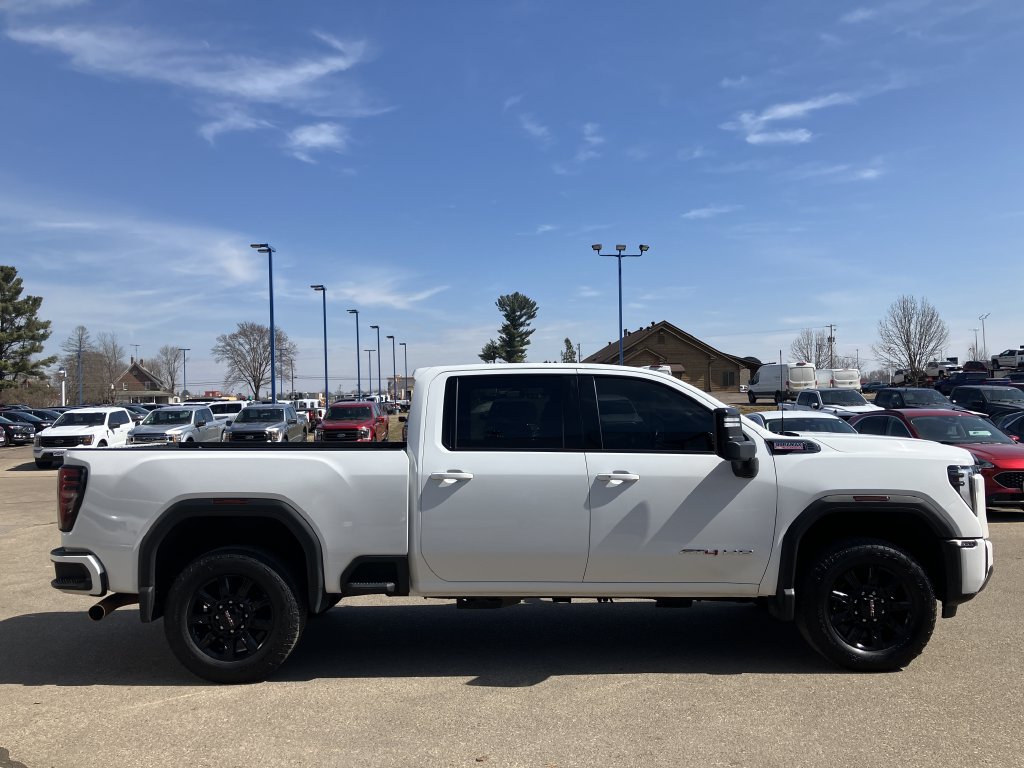 Used 2024 GMC Sierra 2500 AT4 AWD/4WD image 5