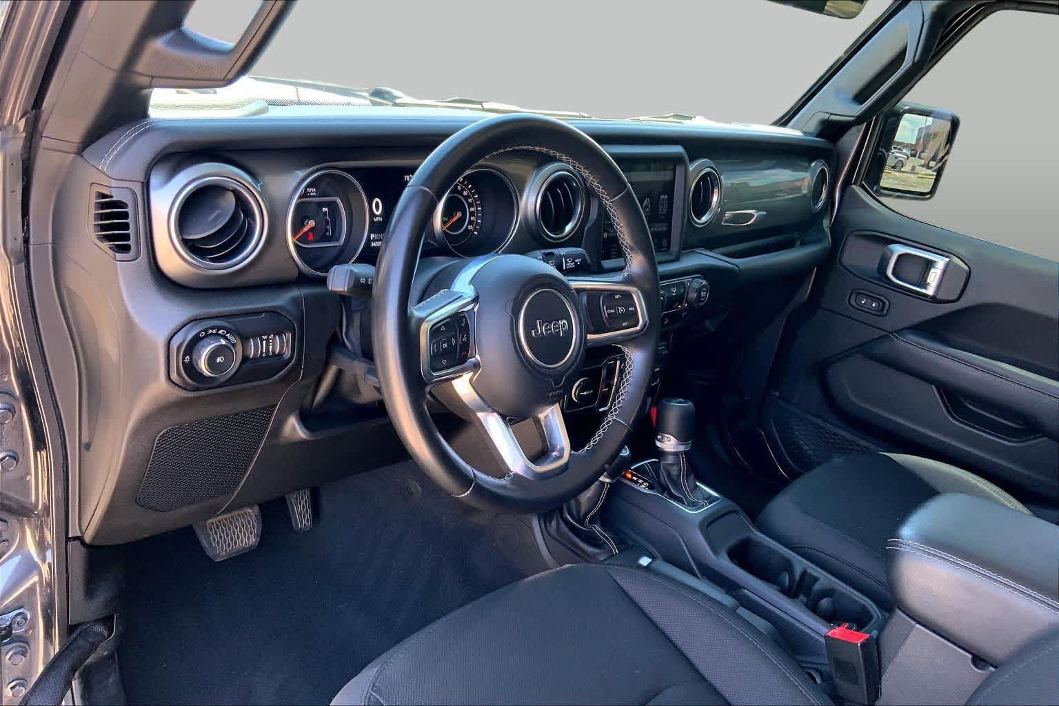 Used 2020 Jeep Wrangler Unlimited Sahara w/ Uconnect 4C Nav & Sound Group AWD/4WD image 16