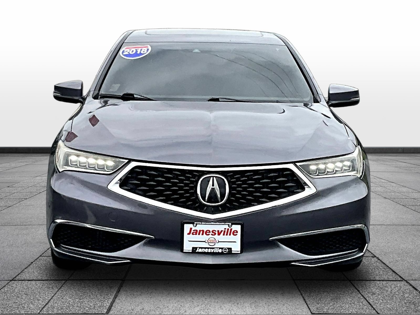 Used 2018 Acura TLX V6 FWD image 2
