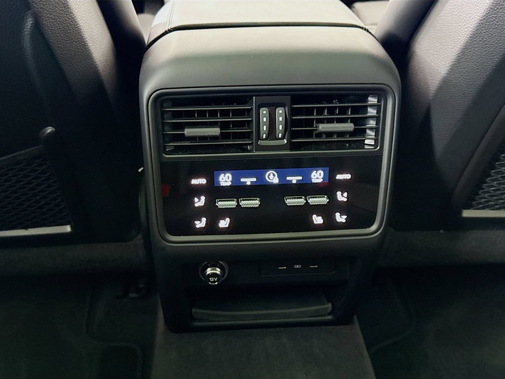 Certified 2025 Porsche Cayenne E-Hybrid AWD/4WD image 27