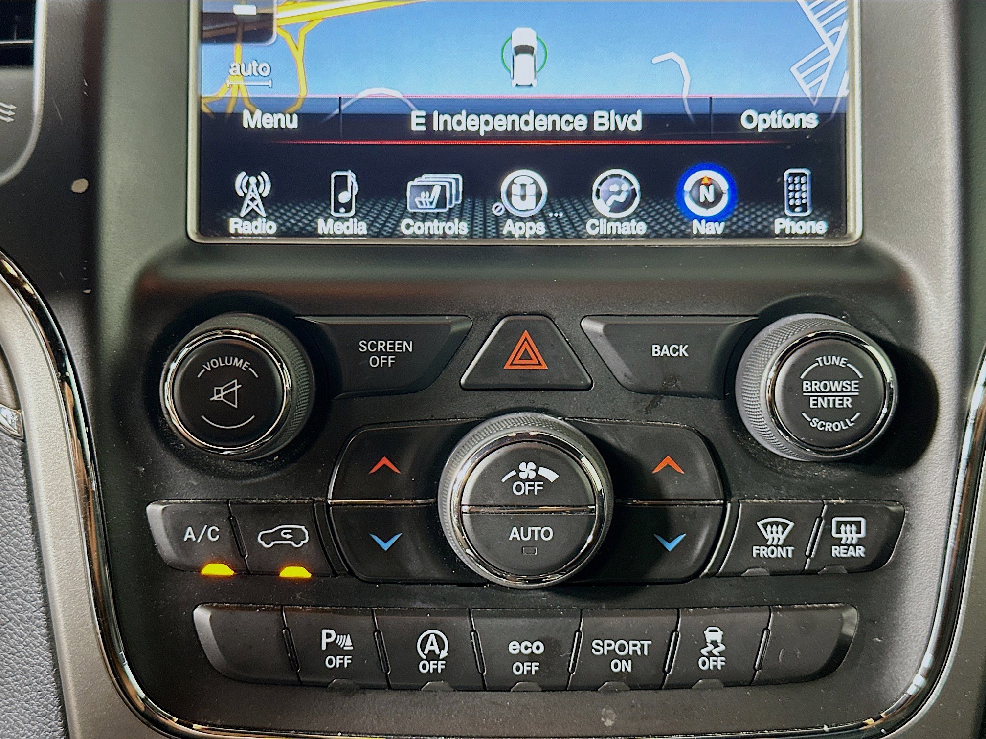 Used 2017 Jeep Grand Cherokee Overland AWD/4WD image 24