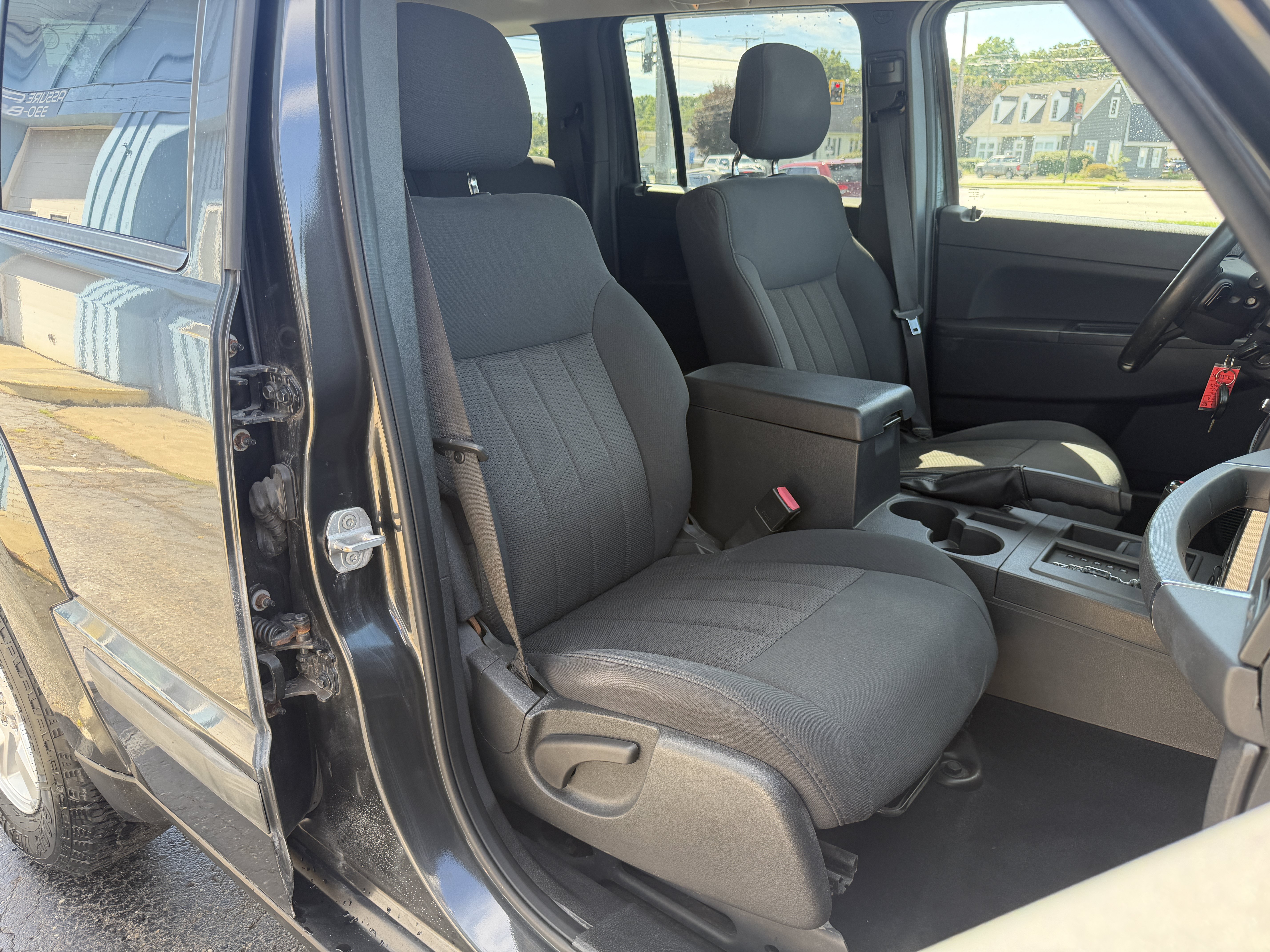 Used 2011 Jeep Liberty Sport AWD/4WD image 14