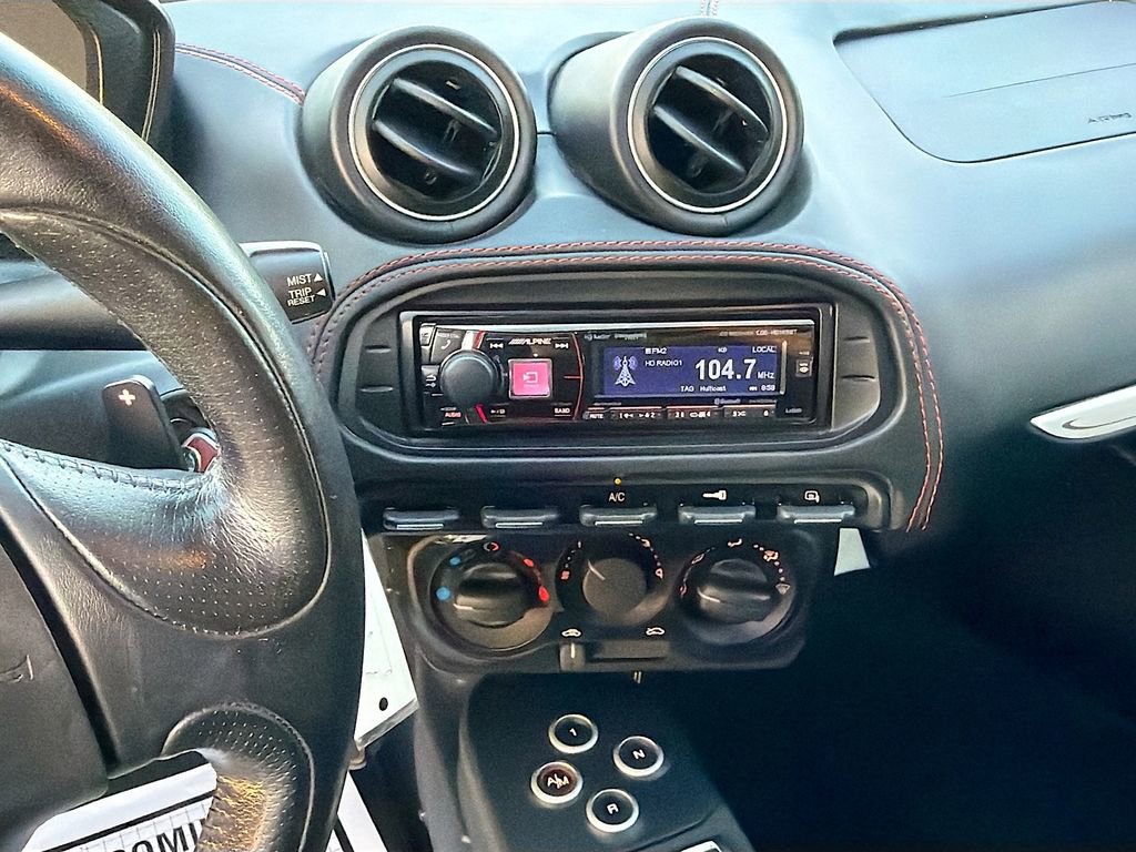 Used 2016 Alfa Romeo 4C Coupe w/ Convenience Group - Coupe image 20