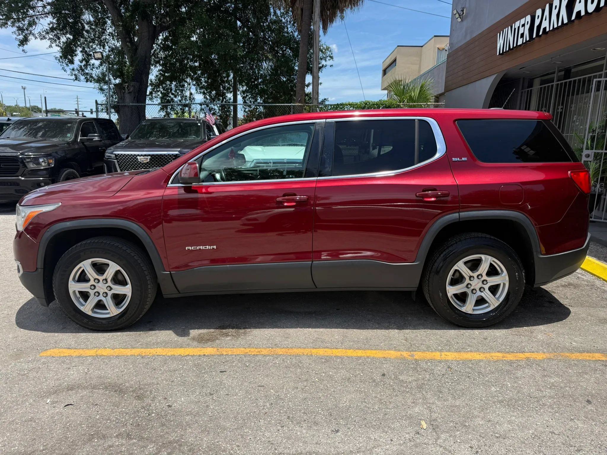 Used 2017 GMC Acadia SLE FWD image 5