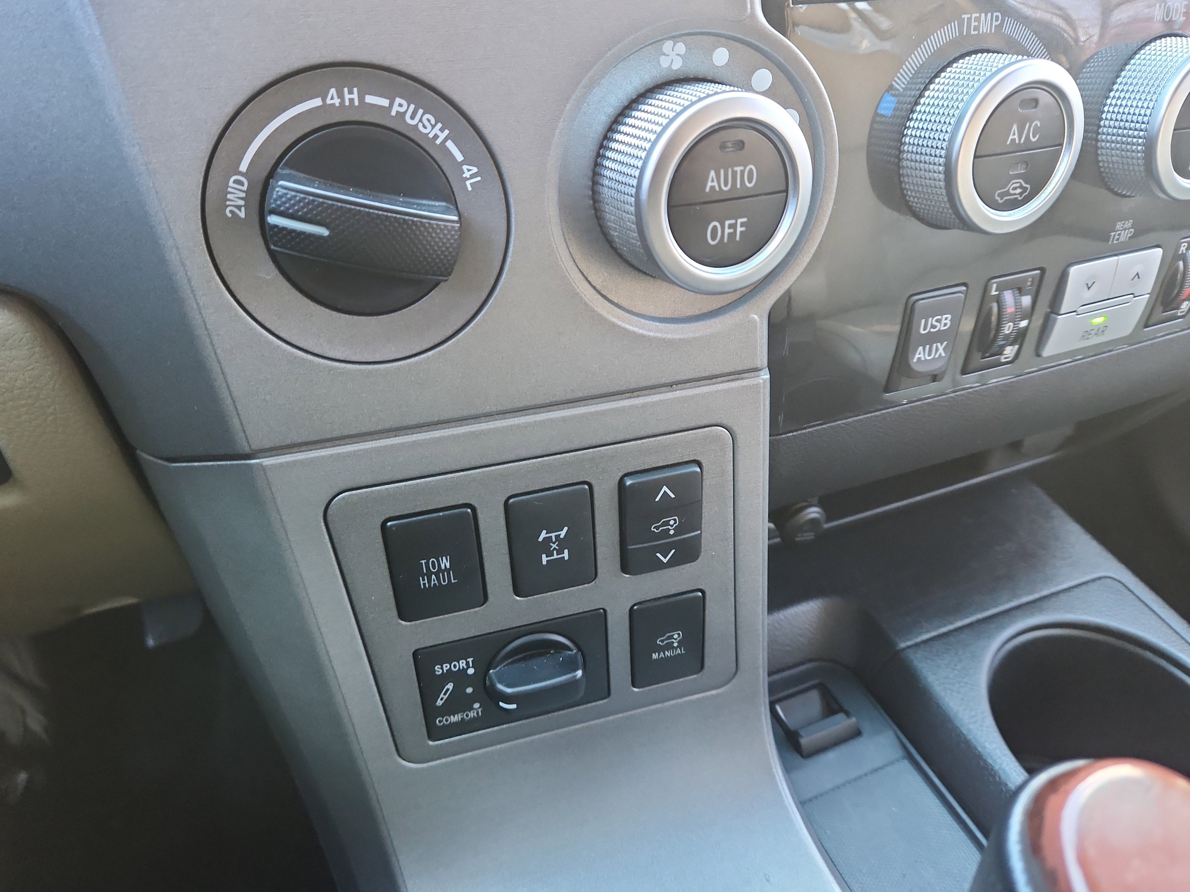 Used 2012 Toyota Sequoia Platinum image 28