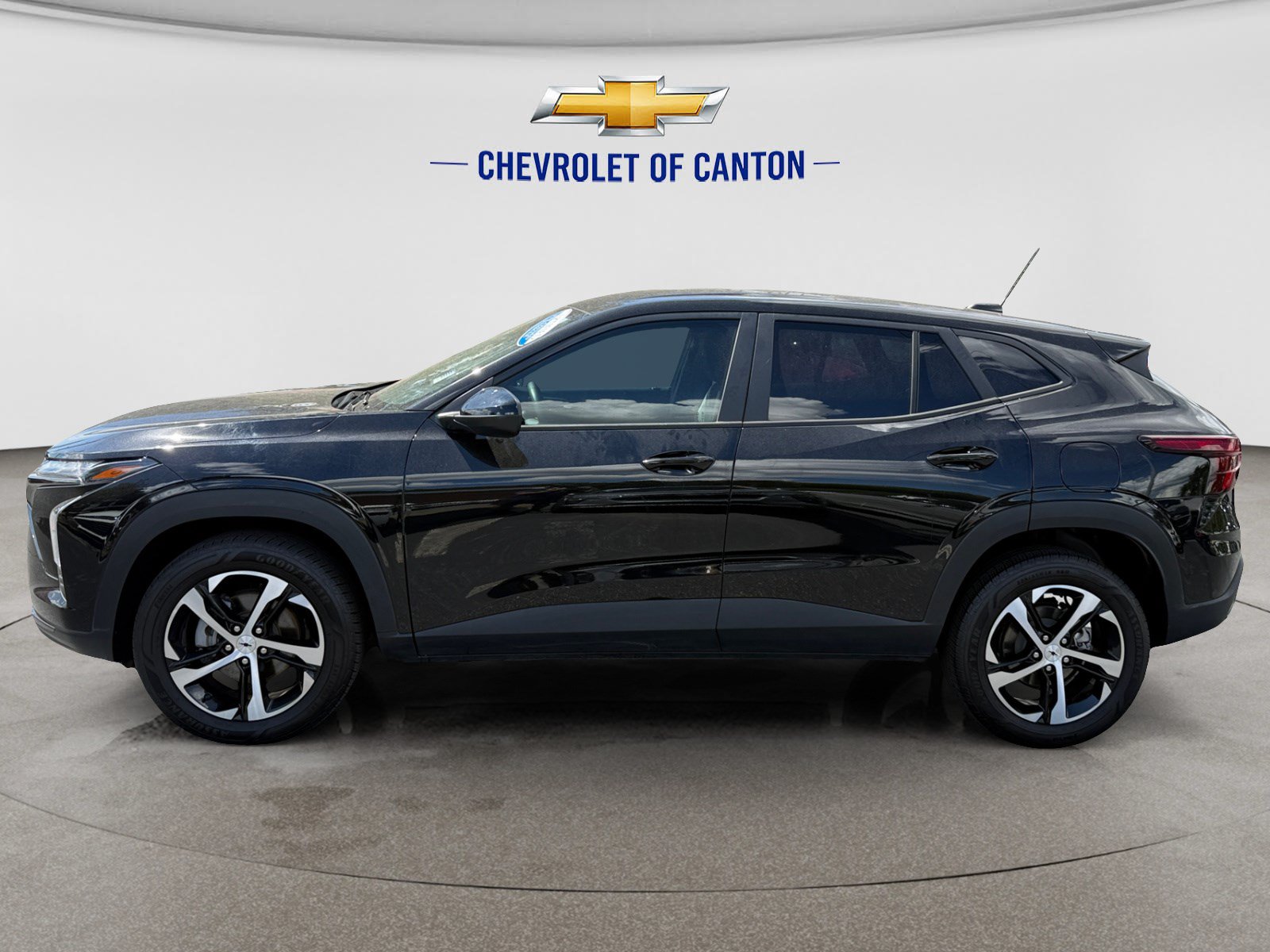 Used 2025 Chevrolet Trax RS w/ Driver Confidence Package FWD image 8